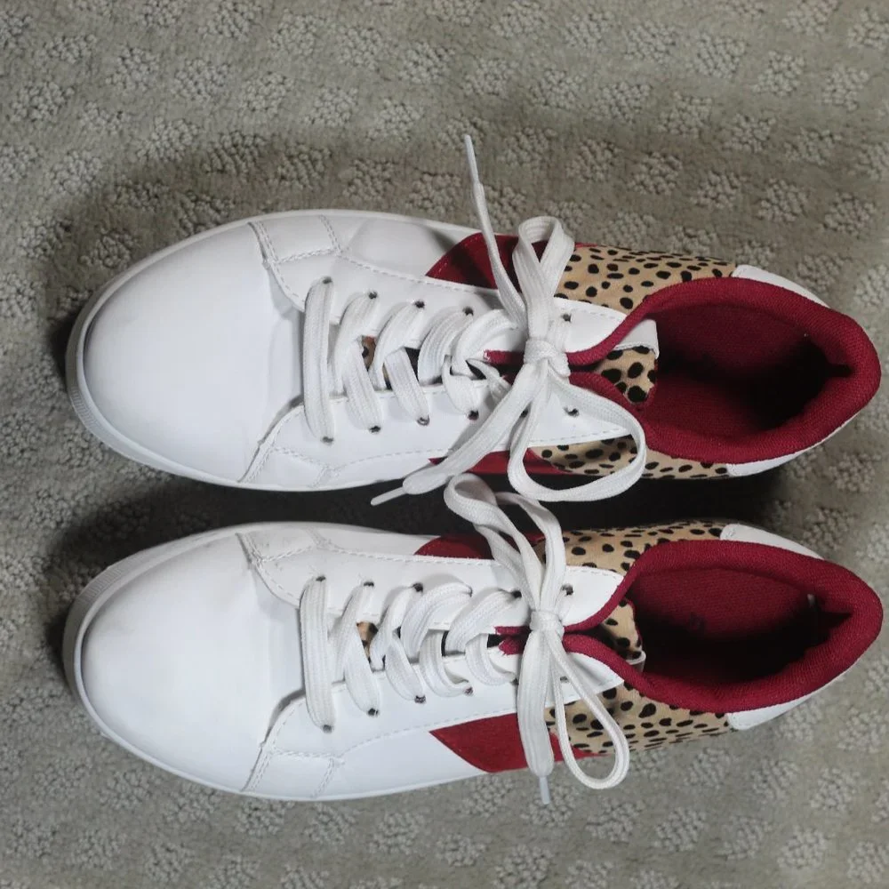 Qupid Size 8.5 White, Maroon and Animal Print Sneakers